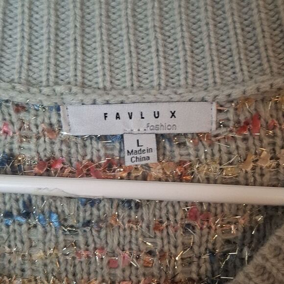 FAVLUX Gray V-Neck Sweater with Speckled Design size large - Picture 2 of 6
